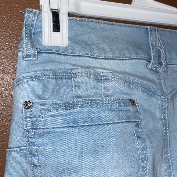 Booty Distressed tight skinny jeans size 5 or Small/Medium - Picture 12 of 13